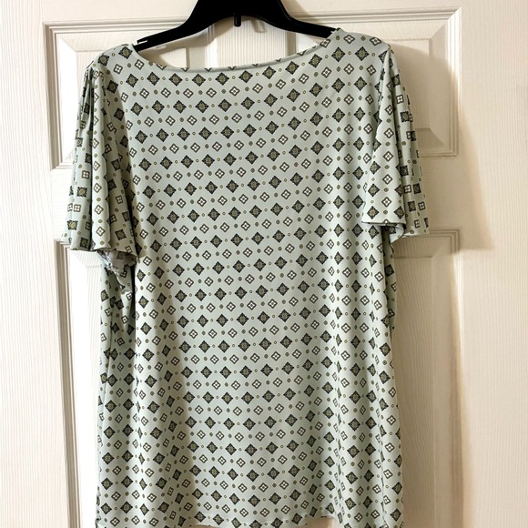 Patterned Green Women's Top - Picture 2 of 2